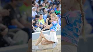 給左邊球迷的美腿秀秀 #cheerleader #台湾チア #fancam #美女 #富邦angels #富邦悍將啦啦隊 #秀秀子 #富邦天使