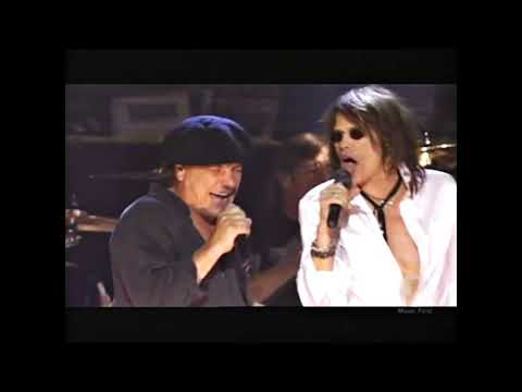 AC/DC ft Steven Tyler - You Shook Me All Night Long (Live Rock 'N' Roll Hall Of Fame 2003)