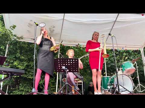 The Carling Sisters - Sentimental Journey