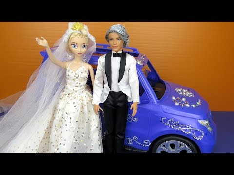 Elsa's Wedding ! Elsa and Anna toddlers at the Church - lots of princesses invited - dresses - gowns