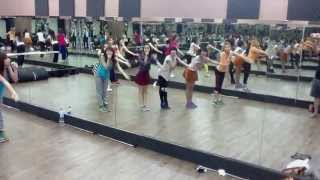 Download lagu Pergi ke bulan - Cherrybelle mp3