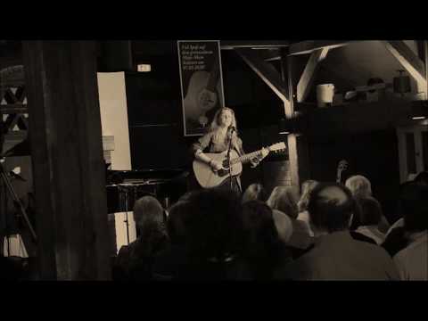 Rikke Thomsen@MojnMoin-Konzert - Wooden Heart (Muss i denn...)
