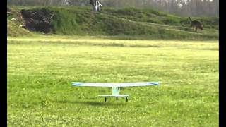 preview picture of video 'Gruppo Aeromodellistico Cremonese 02.04.2011'