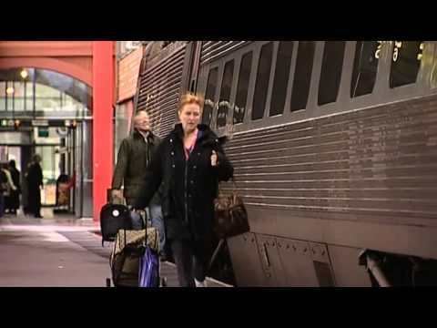 Kille missar tåget och blir MYCKET besviken - TV4Nyheterna