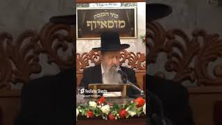 ✨הרב בן ציון מוצפי✨ המאכיל עניים על שולחנו (בית הכנסת מוסאיוף - ערוץ חדש) - התמונה מוצגת ישירות מתוך אתר האינטרנט יוטיוב. זכויות היוצרים בתמונה שייכות ליוצרה. קישור קרדיט למקור התוכן נמצא בתוך דף הסרטון