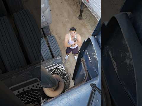 Pass me the tool...🔧😂 #trucker #humor