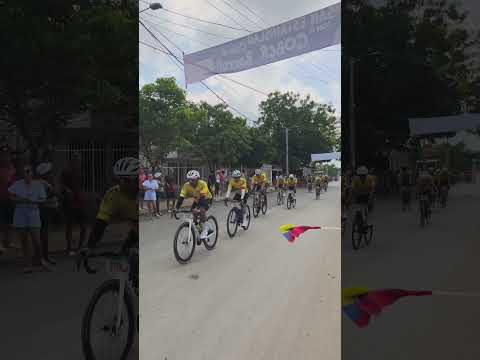 Recibimiento de nairo Quintana en san Estanislao bolivar en el gran fondo nairo fest