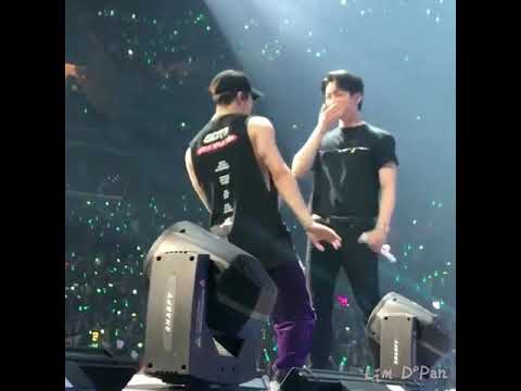 JINSON | Jackson dancing to attract Jinyoung's attention