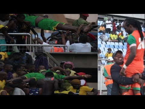 BAO LA KAMUSOKO LAONDOKA NA SHABIKI WA YANGA UWANJANI