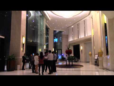 download lagu mp3 mp4 Grande Centre Point el Terminal 21, download lagu Grande Centre Point el Terminal 21 gratis, unduh video klip Grande Centre Point el Terminal 21