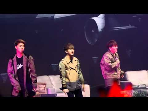 151205 Shanghai FanMeeting Airplane - Yunhyeong focus