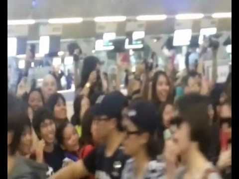 121125 Exo f(x) Snsd Sm town Bkk @Suvarnabhumi Airport