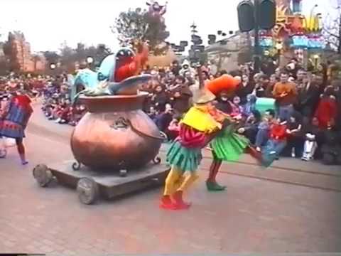 Disneyland Paris: Hunchback of Notre Dame Parade (1997)
