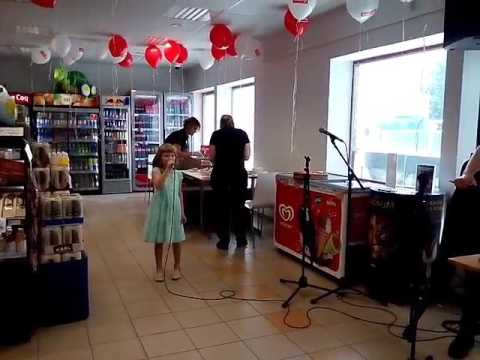 Tammetõru laul Circle K avamisel Võrus, Kredi-Marii