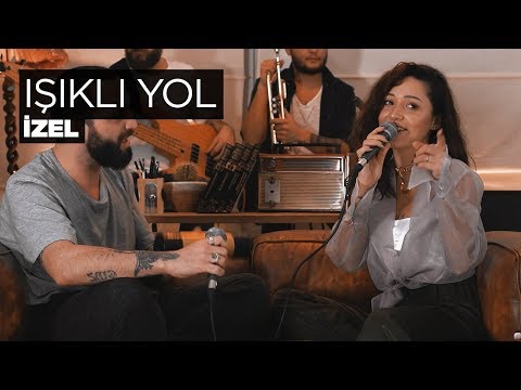 Işıklı Yol (Akustik) - Zeynep Bastık, Berkay