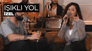 Zeynep Bastık ft. Berkay - Işıklı Yol Akustik (İzel Cover)