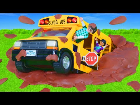 School Bus goes to the Car Wash for Kids