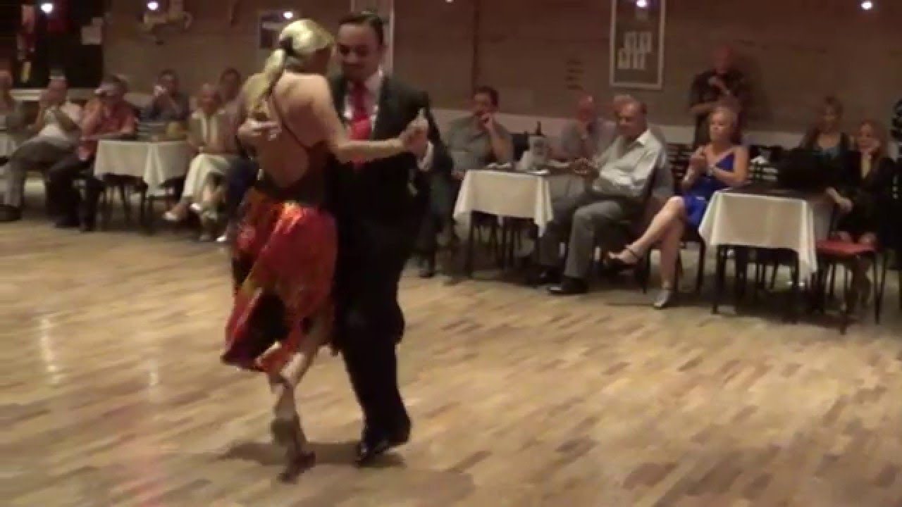 Alejandra Mantiñan & Gonzalo Angeles Tango "Humillación" Sexteto Milonguero (24-01-16) 2/4