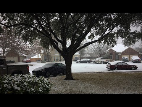 (Feb 15, 2021) Winter storm dumps half a foot of snow on Austin, Texas - Natural disasters