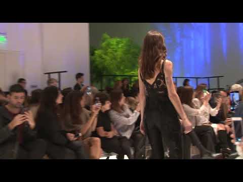 javier saiach desfile puerto madero