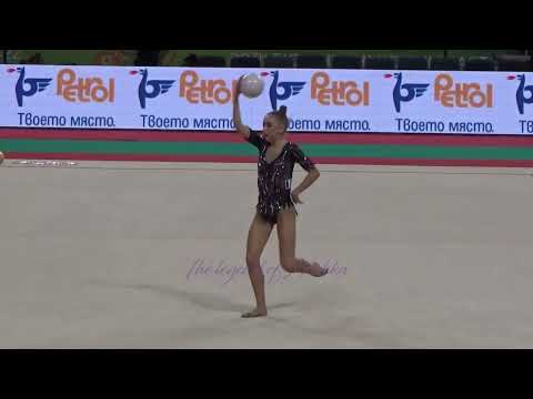Hélène KARBANOV (FRA) ball - 2022 worlds Sofia Qualifs