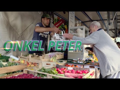 Onkel Peter - mit seinem mobilen Tante-Emma-Laden versorgt er kleine Dörfer rund um Teningen