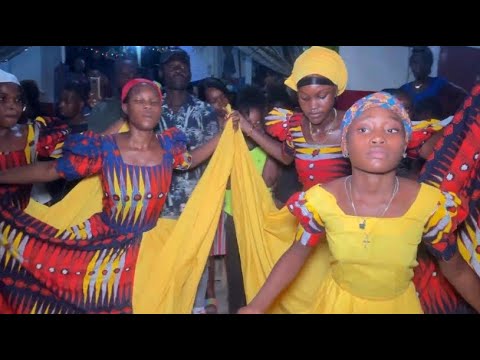 Sware dans kay ti kamelyen gran jipon, Anperè Toutou. Petro makaya zòn bino crédit🎥Koze lakay