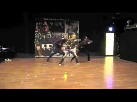 Kai / Eunhyuk - practice mirror dance (MAXSTEP)