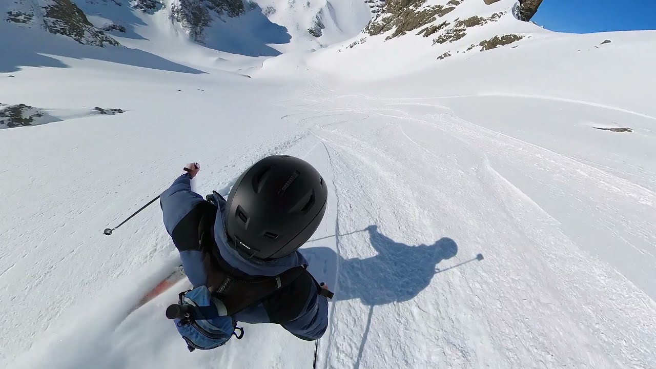 Experience skiing in the pristine snowscapes of Mount Cook.