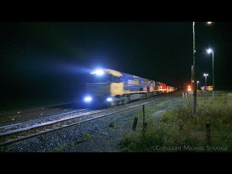 7MP7 Pacific National Container Train At Night (15/4/2023) - PoathTV Australian Railways