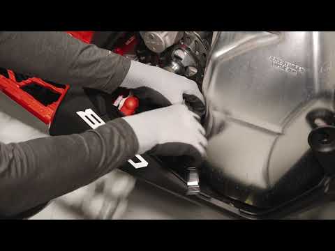 850 INDY VR1 Battery Removal And Installation - Polaris Snowmobiles