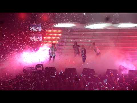 110604 [2NE1: The Party] - Fire