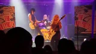 The Dollyrots perform &quot;Kick Me To The Curb&quot; 3-16-17 at Reggies, Chicago