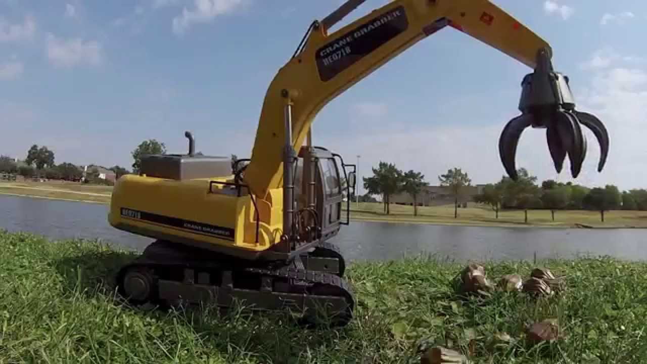 RC pásový jeřáb s drapákem, 2,4GHz