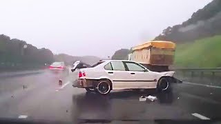 REASONS WHY WET ROADS ARE DANGEROUS