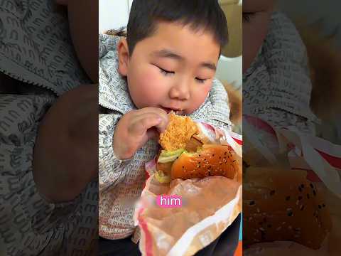 Tonton Okulda Hamburgerleri Gizlice Yedi! 🍔🔥😱