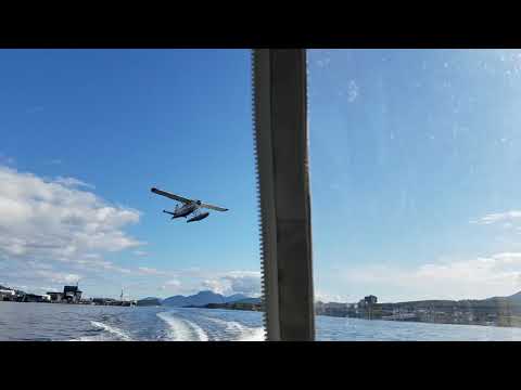 2018.09.03 floatplane takeoff