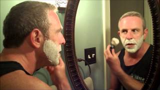 James Bond Shaving: The Safety Razor