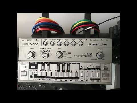 Roland TB 303 -  Classic Acid Demo (Acid Bass Synth)