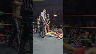 Download lagu El Fresero Jr y Demonio Infernal atacan a Dralistico en la Arena Neza mp3