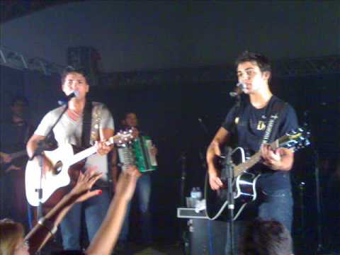 Somos Apenas Um video