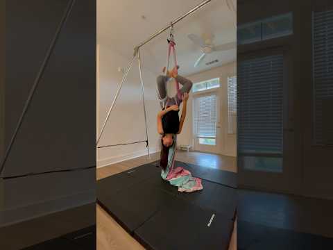 Easy Aerial drop 👻 🎪 #aerialsilks #aerial #aerialtricks