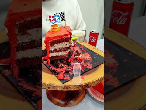 🍰 *"Tamiya Cake – A Slice of Sweet Memories!"* 🍰  #fikir #merah
