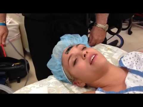 Maliit na tits anal Rollers na may maliit na suso