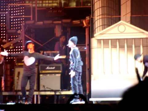 Somebody to Love - LIVE Justin Bieber MY WORLD TOUR Hartford, CT 6/23/10 HD