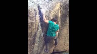 Video thumbnail of Fisuras Paralelas, 7B+. La Pedriza