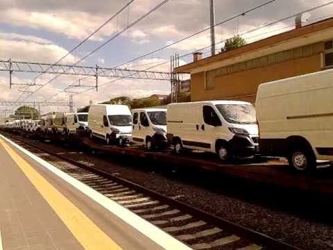 E.405.004 sul MRI Fossacesia T. di Sangro - Modane + saluto Pdm in transito a Riccione