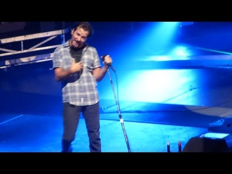 Pearl Jam: Even Flow [HD] 2013-10-15 - Worcester, MA
