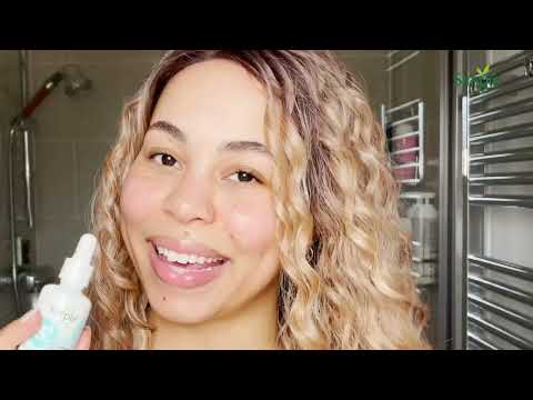 For long-lasting hydration & plumper-looking skin try Simple’s Hyaluronic Acid & B5 Booster Serum!