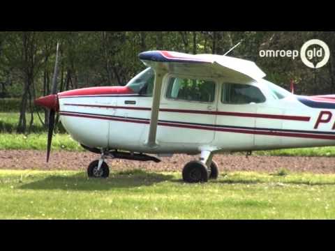Cessna maakt noodlanding in Hulshorst tijdens dodenherdenking